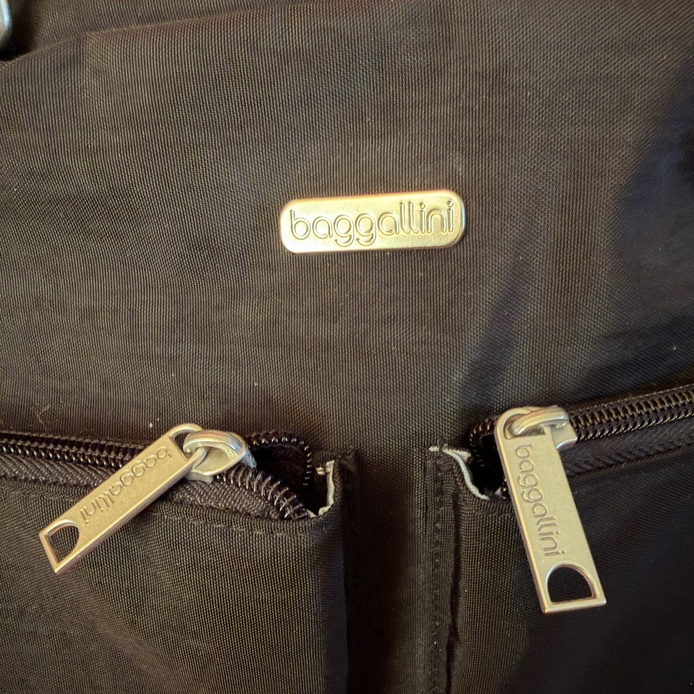 Baggallini Black Fifth Ave Weekender Bag - Picture 3 of 11